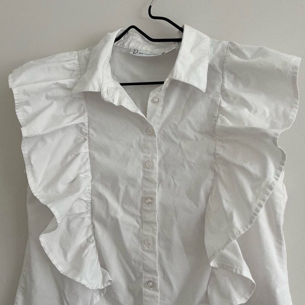 new york and company white ruffle blouse